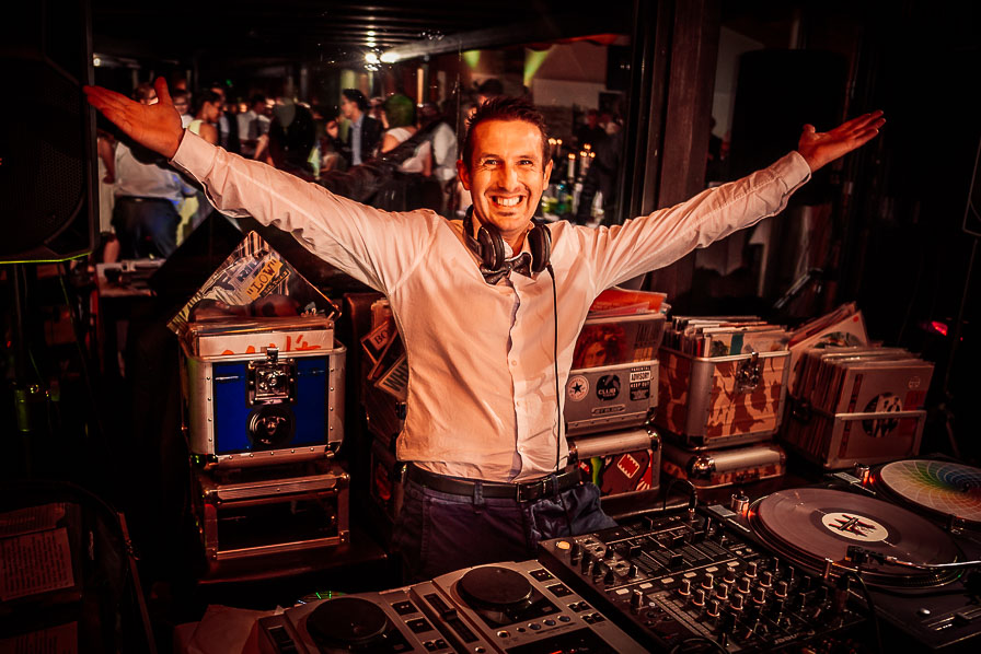 Erleben Sie die Magie Ihrer Hochzeit mit dem perfekten Hochzeits-DJ