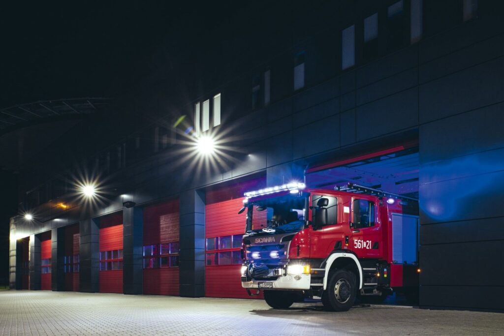 Industriezäune von WIŚNIOWSKI – moderne Sicherheitslösungen für anspruchsvolle Industrieflächen